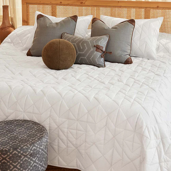 Waves of Comfort Quilted Cotton Bedsheet